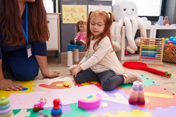 Adorable Redhead Girl Playing Toys Sitting Floor Kindergarten — Stok fotoğraf