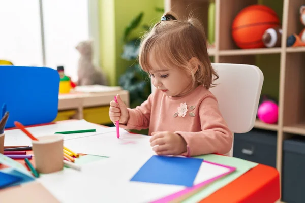 Adorable Blonde Girl Preschool Student Sitting Table Drawing Paper Kindergarten — Stock Photo, Image