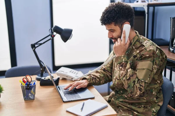 Young Arab Man Army Soldier Using Laptop Talking Telephone Office — Stock Photo, Image