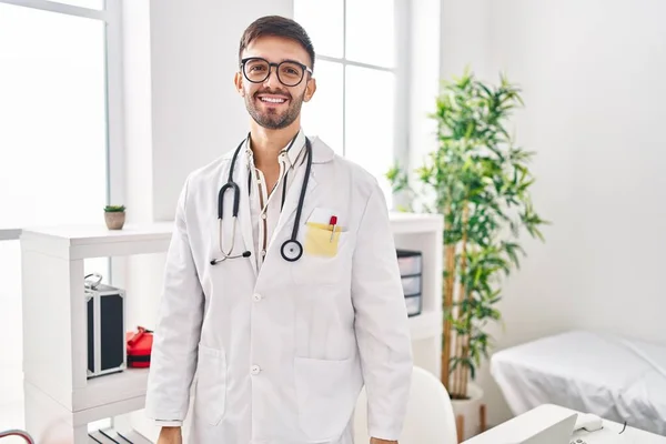 Hispanic Man Wearing Doctor Uniform Stethoscope Happy Cool Smile Face — Zdjęcie stockowe