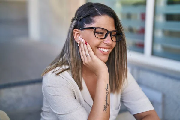 Young Hispanic Woman Student Smiling Confident Sitting Stairs University — Zdjęcie stockowe