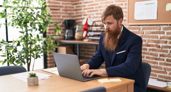 Young Redhead Man Business Worker Using Laptop Working Office — Photo