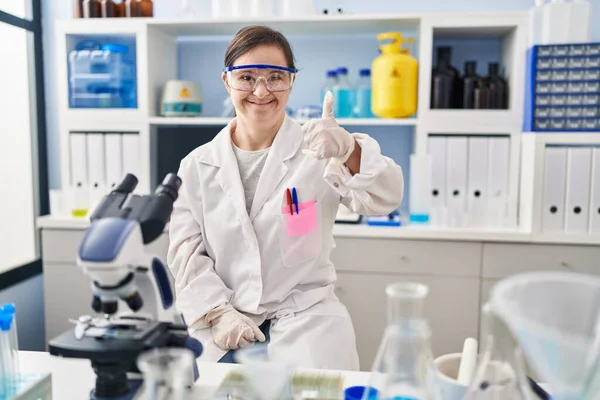 Hispanic Girl Syndrome Working Scientist Laboratory Doing Happy Thumbs Gesture — Photo