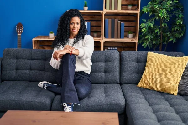 African American Woman Smiling Confident Sitting Sofa Home — Foto de Stock