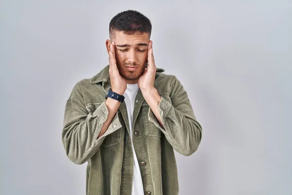 Young Hispanic Man Standing Isolated Background Hand Head Headache Because — Stockfoto