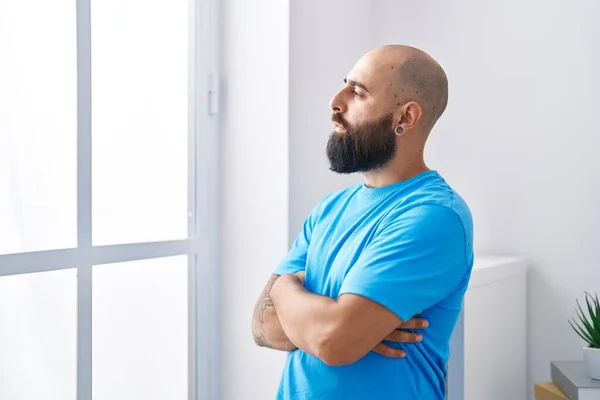 Young Bald Man Standing Arms Crossed Gesture Stressed Home — Stock Photo, Image