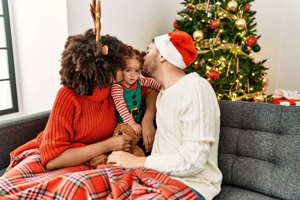 Couple Daughter Kissing Child Sitting Christmas Tree Home — 图库照片