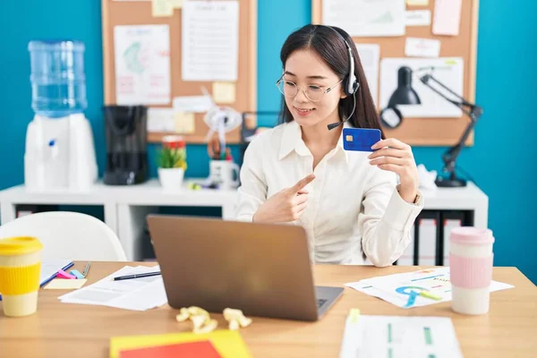 Young Chinese Woman Working Office Doing Online Shopping Smiling Happy — Stock Fotó