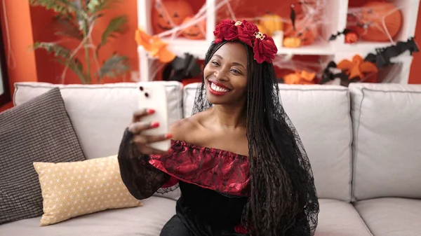 African Woman Wearing Katrina Costume Taking Selfie Picture Home — Fotografia de Stock