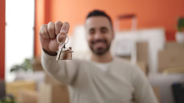 Young Hispanic Man Smiling Confident Holding Key New Home — 图库照片