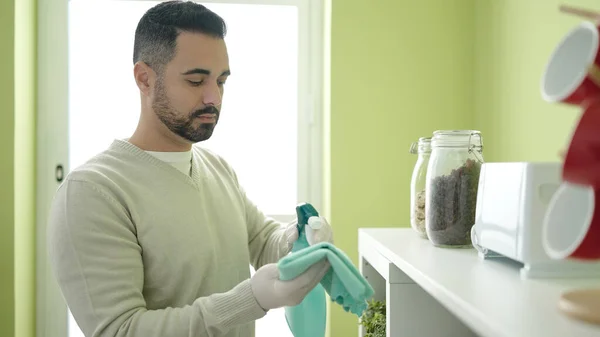 Young Hispanic Man Cleaning Toaster Home — Stock Photo, Image