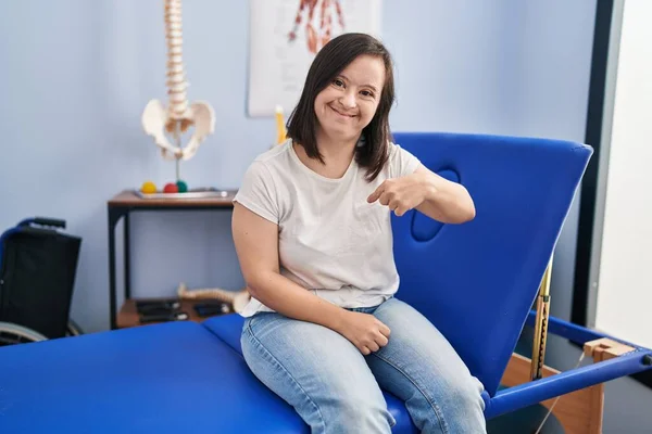 Hispanic Girl Syndrome Physiotherapy Clinic Pointing Finger One Self Smiling — Foto Stock