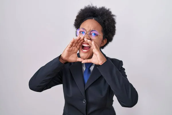 Beautiful African Woman Curly Hair Wearing Business Jacket Glasses Shouting — Fotografia de Stock