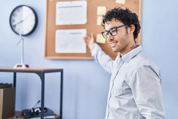 Young Hispanic Man Business Worker Speaking Office — Stock Photo, Image