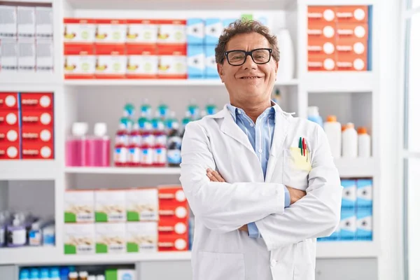 Middle Age Man Pharmacist Smiling Confident Standing Arms Crossed Gesture — Foto de Stock