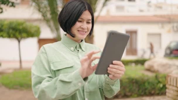 Young Chinese Woman Smiling Confident Using Touchpad Park — Video Stock
