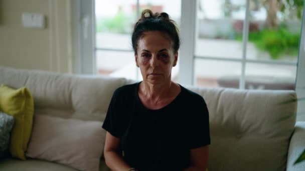 Hispanische Frau Mittleren Alters Macht Stop Geste Für Häusliche Gewalt — Stockvideo