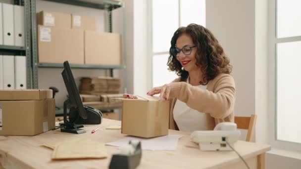 Middle Age Woman Ecommerce Business Worker Unpacking Package Office — Stockvideo