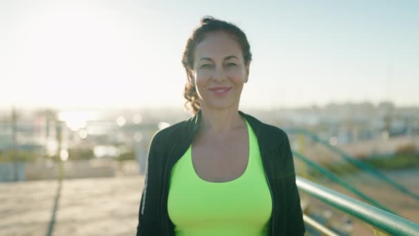 Middle Age Woman Wearing Sportswear Smiling Confident Standing Street — Wideo stockowe