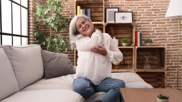 Middle Age Grey Haired Woman Suffering Neck Pain Home — Stock video