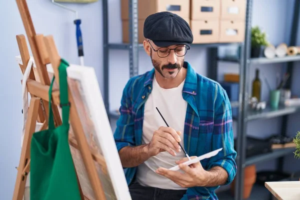 Young Hispanic Man Artist Concentrate Drawing Art Studio —  Fotos de Stock