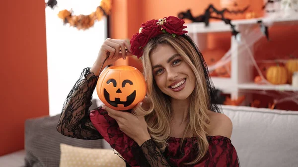 Young Blonde Woman Wearing Katrina Costume Holding Pumpkin Basket Home — Φωτογραφία Αρχείου