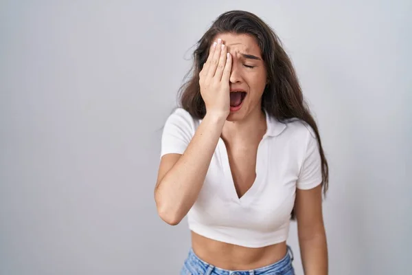 Young Teenager Girl Standing White Background Yawning Tired Covering Half — Stock Photo, Image