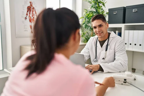 Man Woman Doctor Patient Having Medical Consultation Clinic — Foto Stock