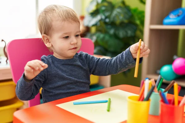 Adorable Blond Toddler Preschool Student Sitting Table Drawing Paper Kindergarten — Stock fotografie