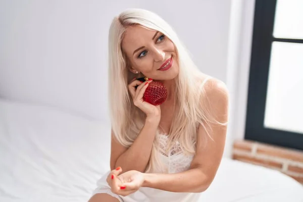 Young Blonde Woman Using Perfume Sitting Bed Bedroom — Stockfoto