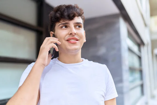 Non Binary Man Smiling Confident Talking Smartphone Street — Stock Fotó