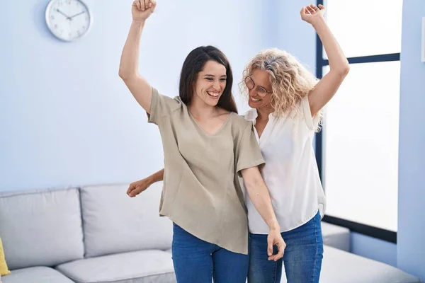Two Women Mother Daughter Dancing Home — Stock fotografie