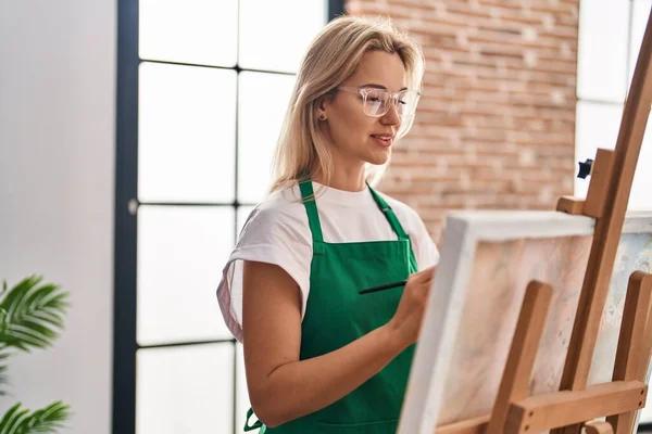 Young Blonde Woman Artist Smiling Confident Drawing Art Studio — Stock Photo, Image