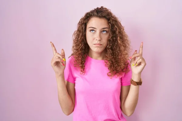 Young Caucasian Woman Standing Pink Background Pointing Looking Sad Upset — Fotografia de Stock