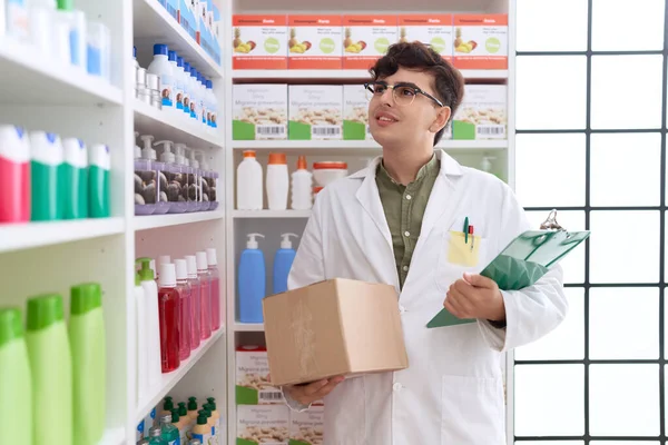 Non Binary Man Pharmacist Reading Document Holding Package Pharmacy — Stockfoto