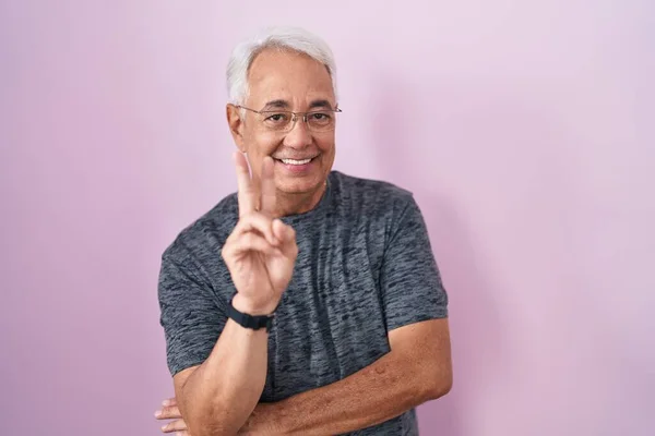 Middle Age Man Grey Hair Standing Pink Background Smiling Happy — Stock Photo, Image