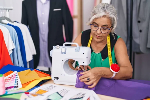 Middle Age Grey Haired Woman Tailor Using Sewing Machine Serious — Stock Photo, Image