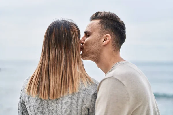 Man Woman Couple Hugging Each Other Back View Seaside — Foto Stock