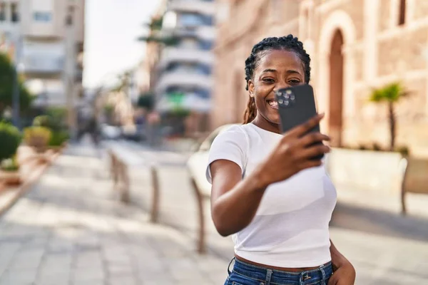 African American Woman Smiling Confident Having Video Call Street — Foto de Stock