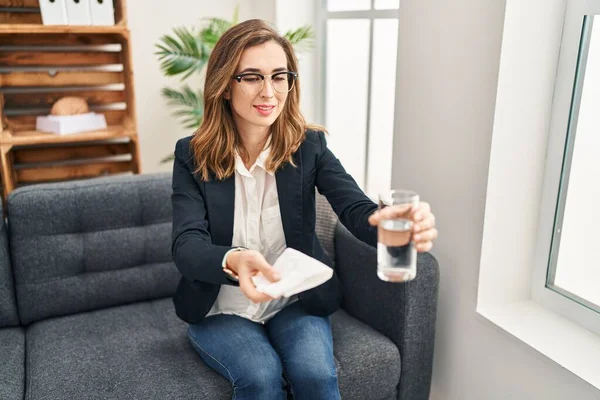 Young Woman Having Psychology Session Offering Water Napkin Clinic — Stockfoto
