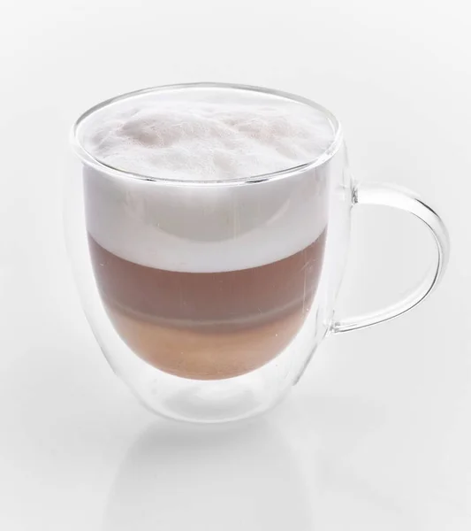Uma Xícara Café Cappuccino Sobre Fundo Isolado Branco — Fotografia de Stock