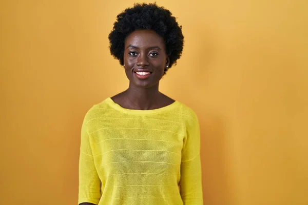 African Young Woman Standing Yellow Studio Happy Cool Smile Face — Stock Photo, Image