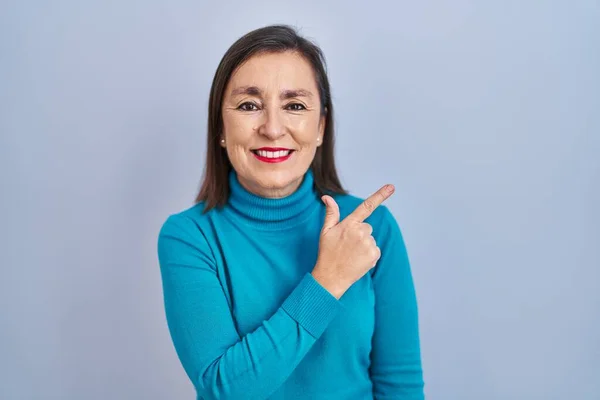 Middle Age Hispanic Woman Standing Isolated Background Cheerful Smile Face — ストック写真