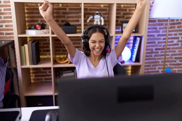 Young African American Woman Streamer Playing Video Game Winner Expression — Fotografia de Stock