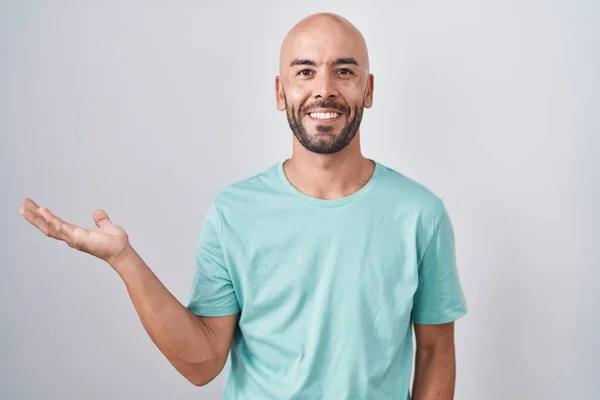 Middle Age Bald Man Standing White Background Smiling Cheerful Presenting — Stock Photo, Image