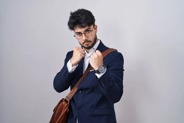 Hispanischer Mann Mit Bart Der Businesskleidung Trägt Und Bereit Ist — Stockfoto