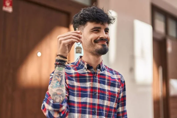 Young Hispanic Man Smiling Confident Holding Key New Home Street — Stock Photo, Image