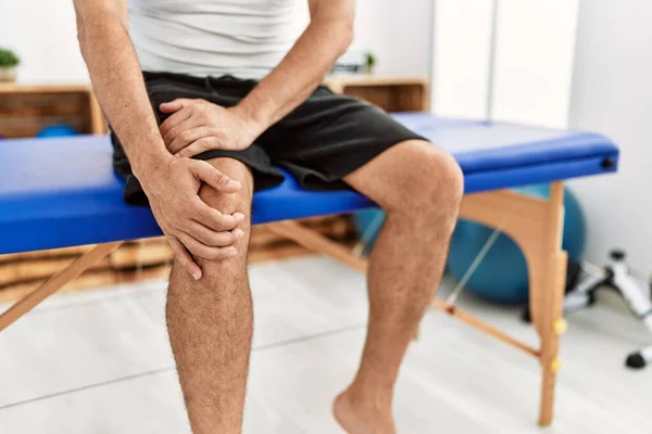 Middle Age Grey Haired Man Patient Suffering Knee Injury Sitting — Stock Photo, Image