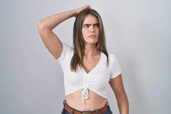 Jeune Belle Femme Portant Shirt Blanc Décontracté Confondre Poser Des — Photo