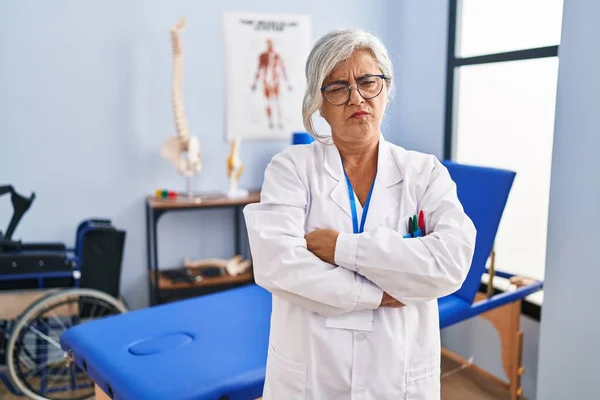 Middle Age Woman Grey Hair Working Pain Recovery Clinic Skeptic — Stock Photo, Image